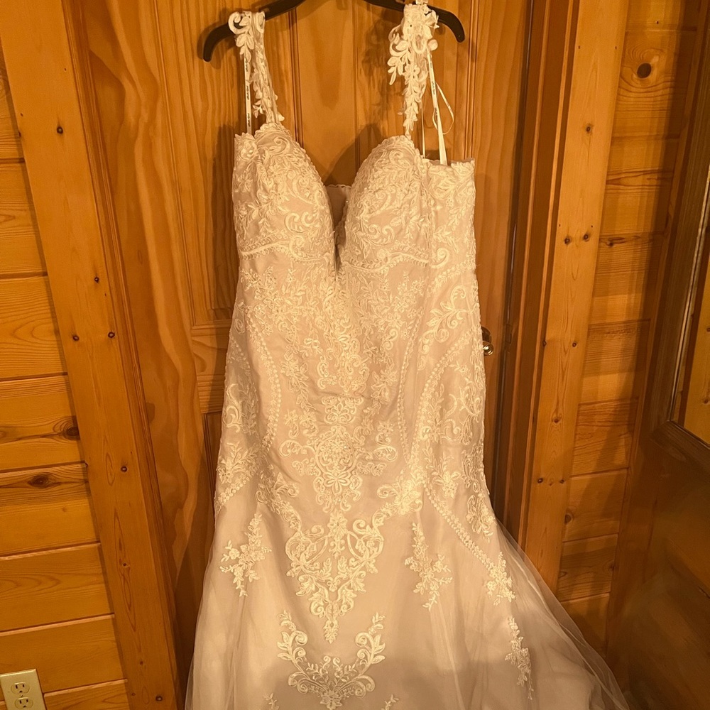 Stella York Plus Size Wedding Dress